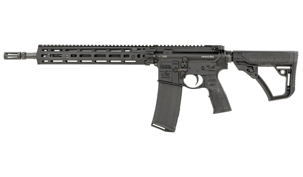 Daniel Defense M4A1 RIII, Black